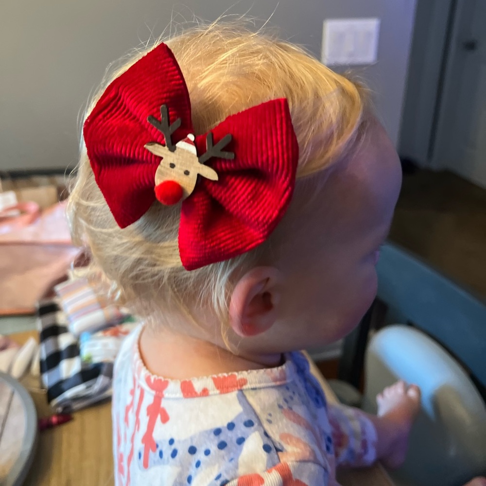 Red Velvet Rudolph Clip Bow♥️ - Picture 4 of 5